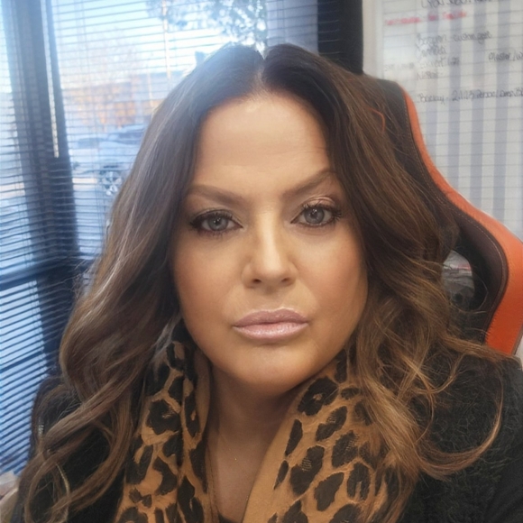 Meet your Posher, Shawna - Picture 5 of 5